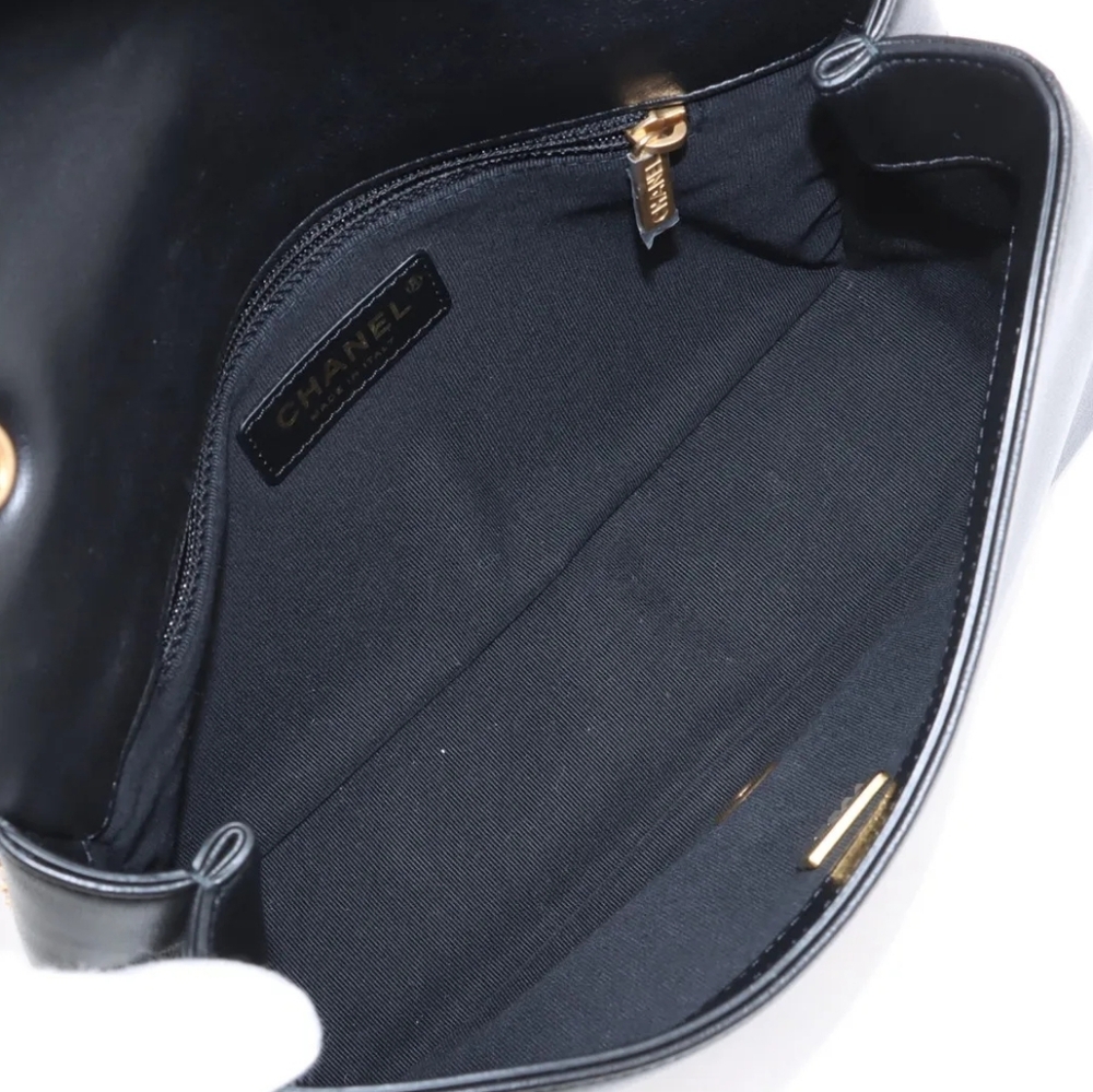 Chanel On and On Full Flap Shoulder Bag - Black Quilted Lambskin COA included - Picture 9 of 17